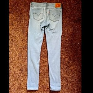 Levi’s 711 Skinny Jean W/27